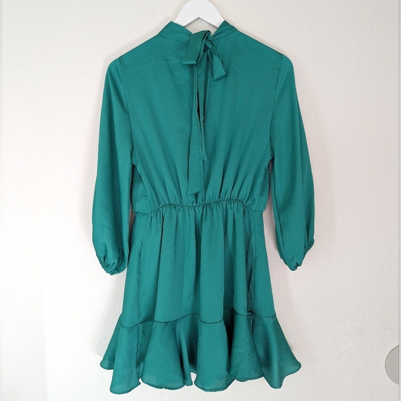 Vici Call Me Angel Satin Green Mini Dress Medium - Picture 4 of 6